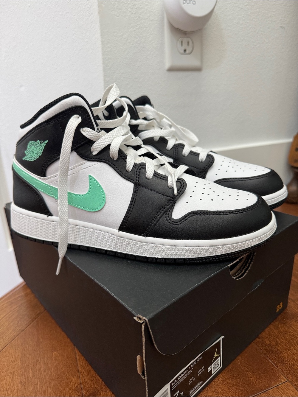 Nike Kids Air Jordan 1 Mid - White/Black with Mint Swoosh